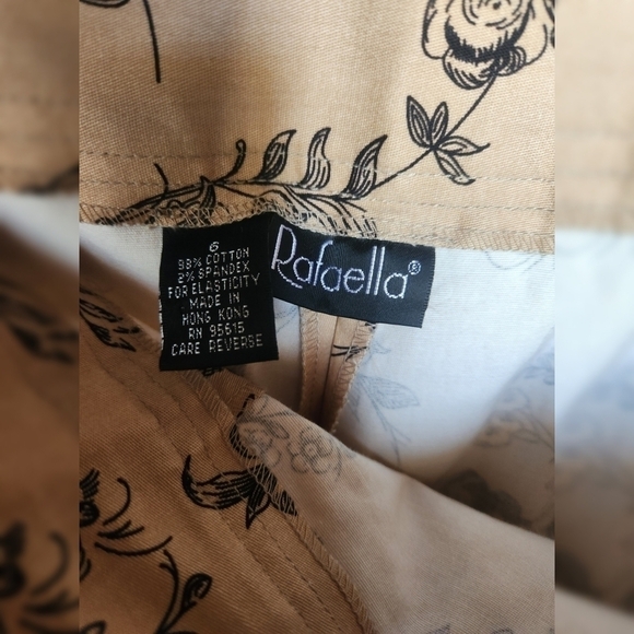 Rafaella Black and Tan Floral Capris - Picture 4 of 5